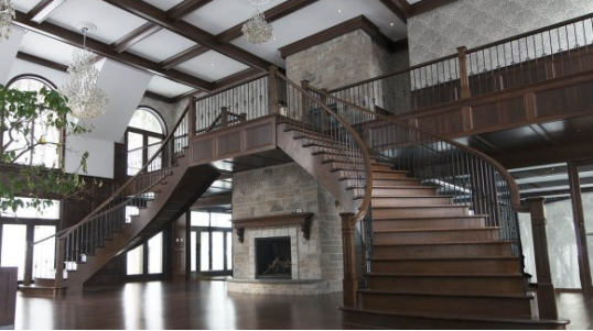  Tournage Mirabel, experts in manufacturing wooden moldings and custom staircases in Quebec. Over 20 years of experience, 3D visualization, color matching